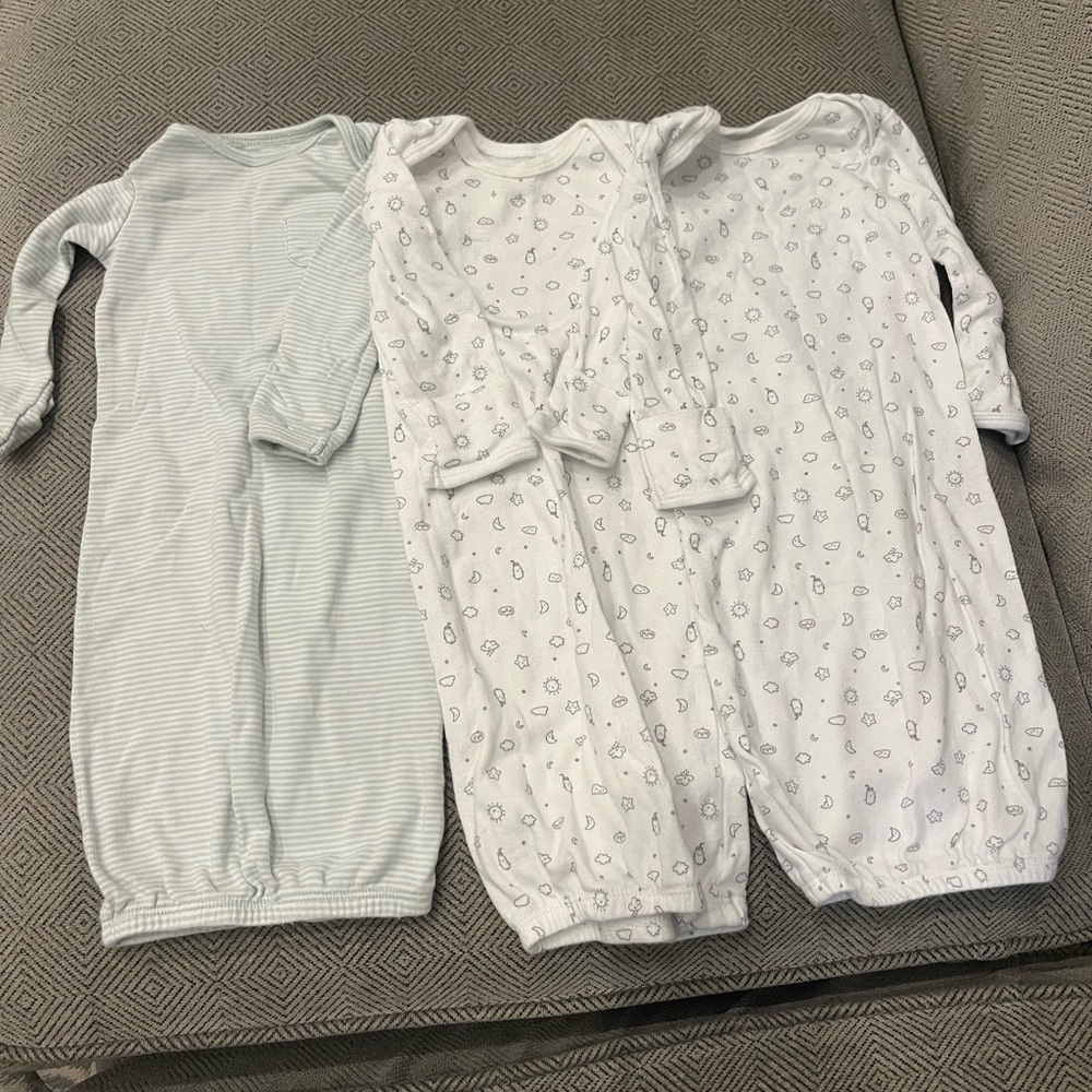 Neutral set sleeper gown